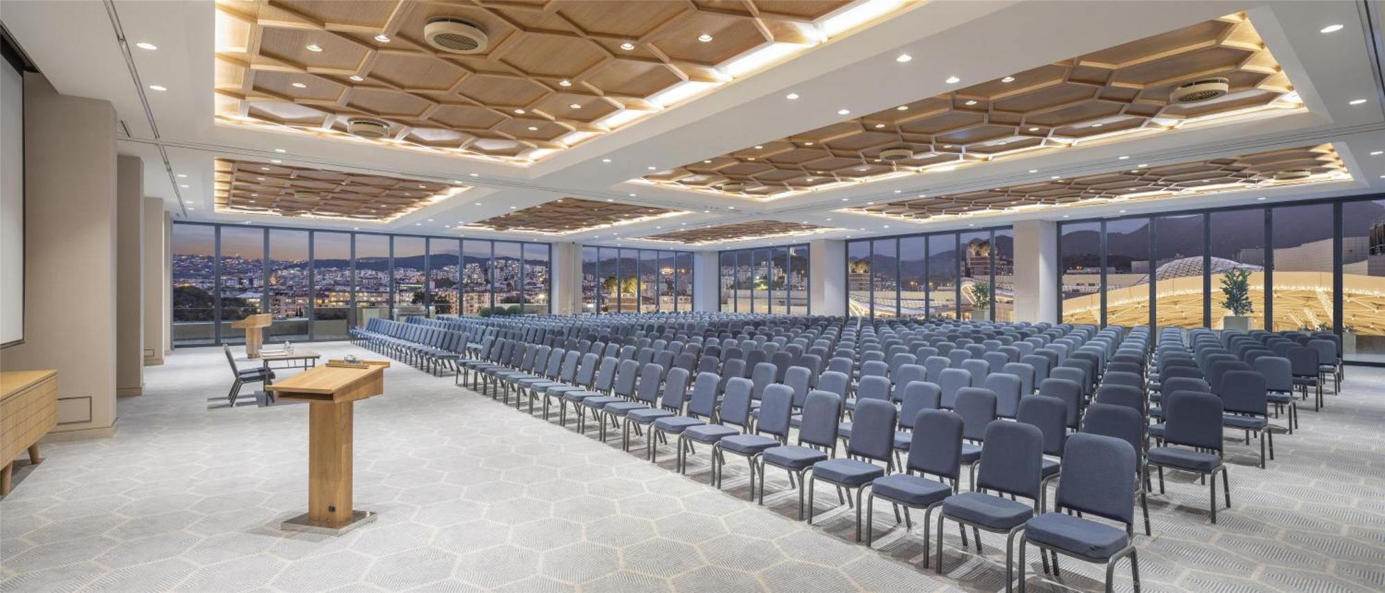 Hyatt Regency Istinyepark 5* İzmir